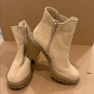 Stylish Tan Ankle Booties